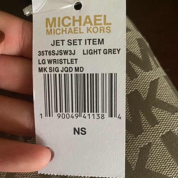 NWT Michael Kors Wrsitlet Wallet - Picture 3 of 4